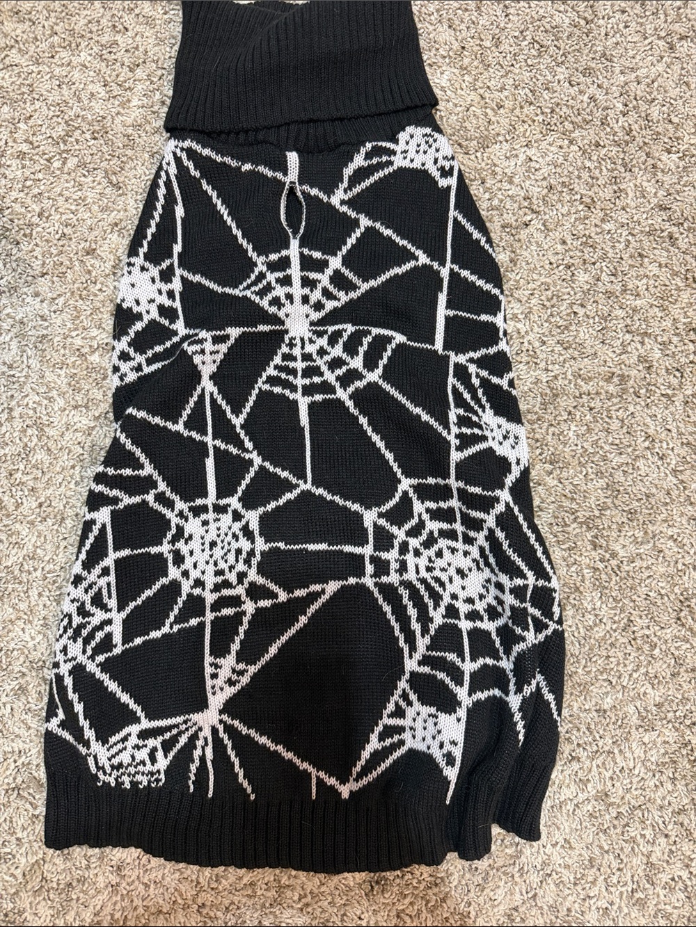 Hyde & EEK! Pet Sweater-Knit Black and White Spiderweb Size Large - Picture 2 of 5